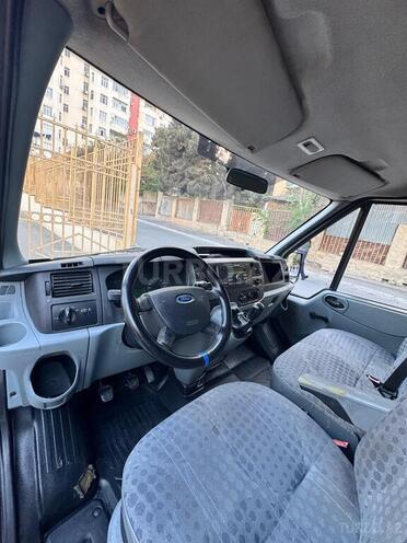 Ford Transit-6