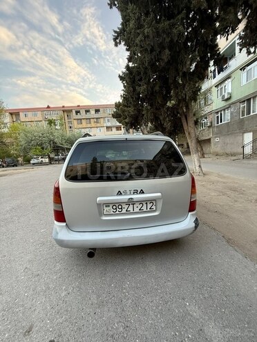 Opel Astra-2
