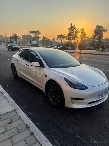 Tesla Model 3-7