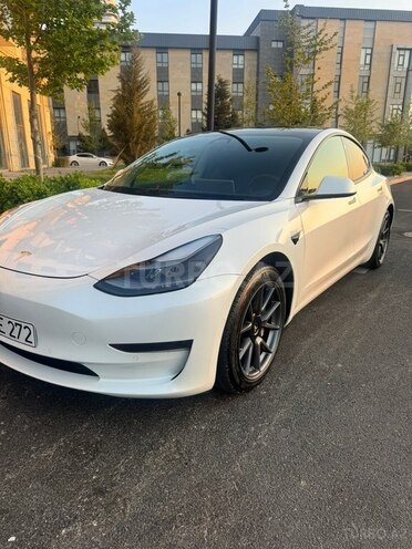 Tesla Model 3-6