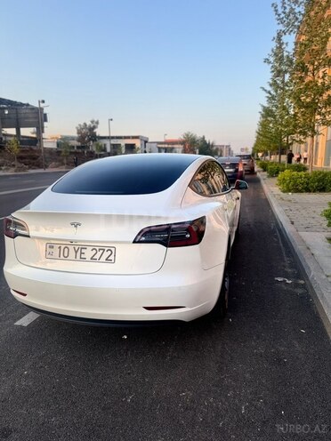Tesla Model 3-8