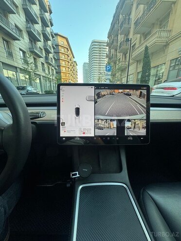 Tesla Model 3-10