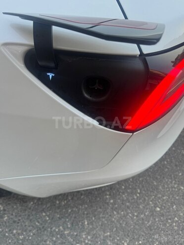 Tesla Model 3-14
