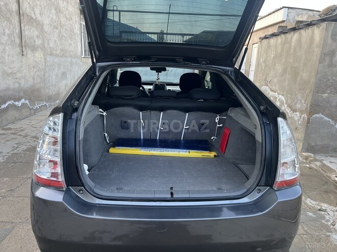 Toyota Prius-3