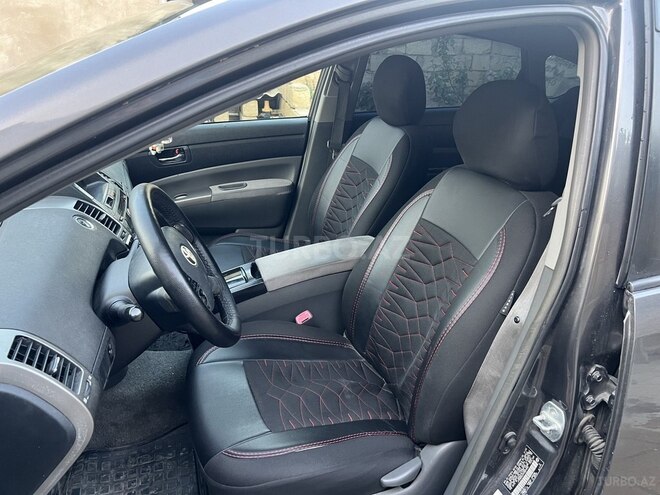 Toyota Prius-4