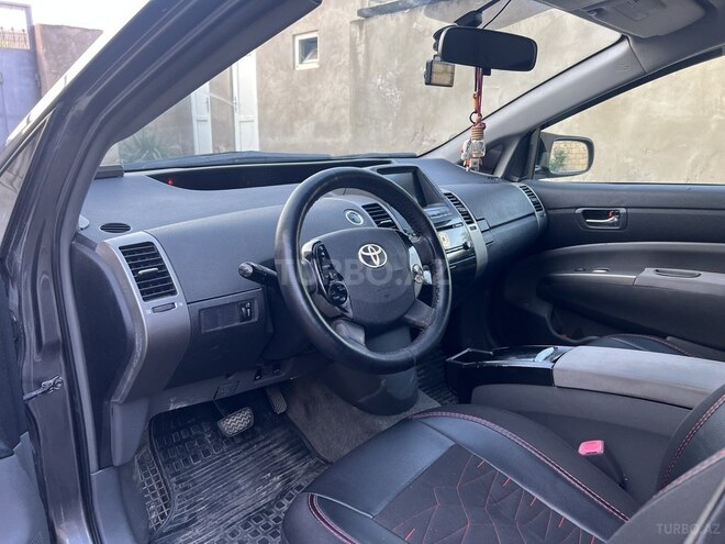 Toyota Prius-13