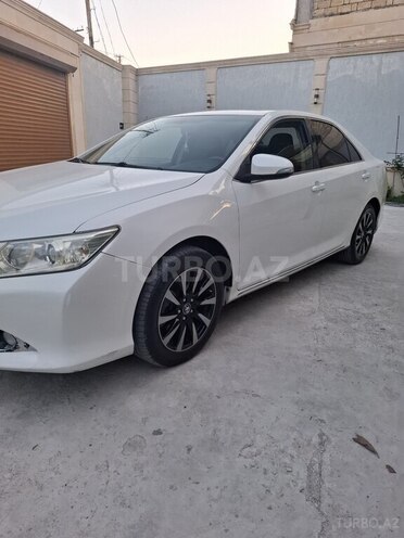 Toyota Camry-5