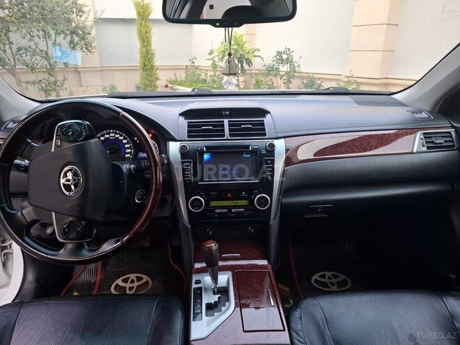 Toyota Camry-8
