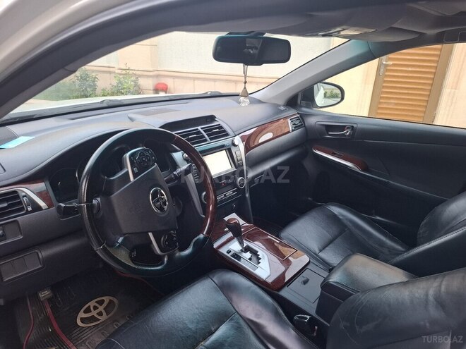 Toyota Camry-10