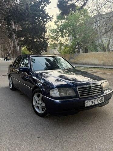 Mercedes C 200-1