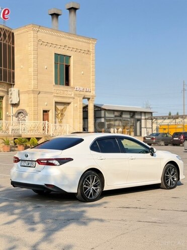 Toyota Camry-3