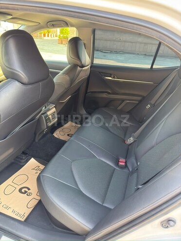 Toyota Camry-5