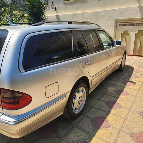 Mercedes E 220-3