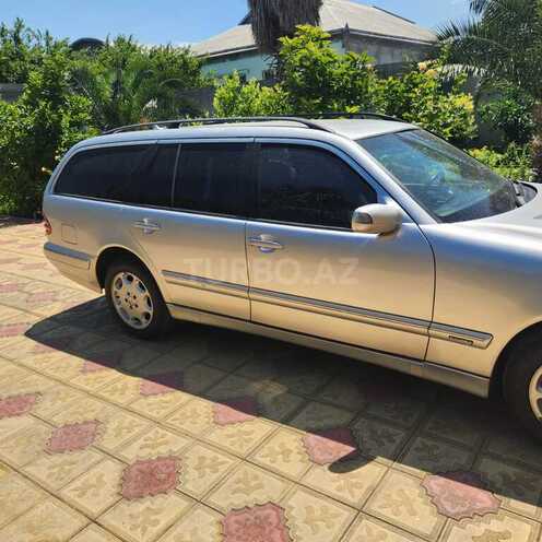 Mercedes E 220-4