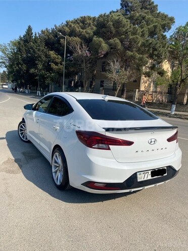 Hyundai Elantra-3