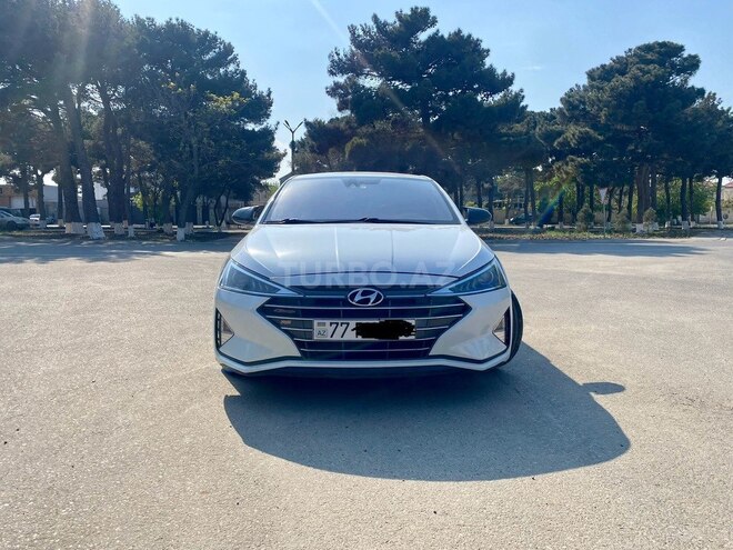 Hyundai Elantra-16