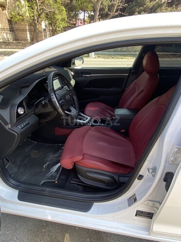 Hyundai Elantra-7