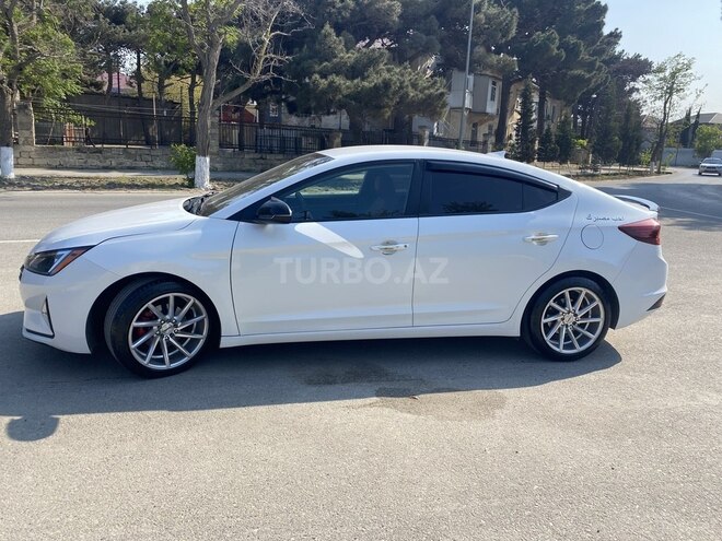 Hyundai Elantra-5
