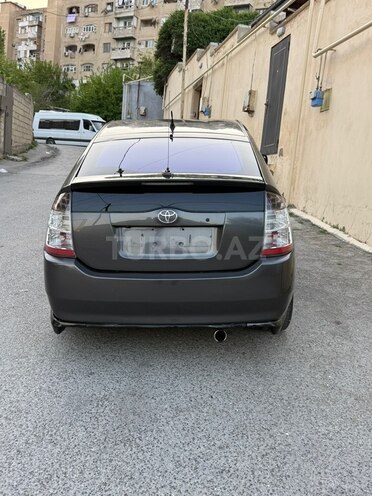 Toyota Prius-2