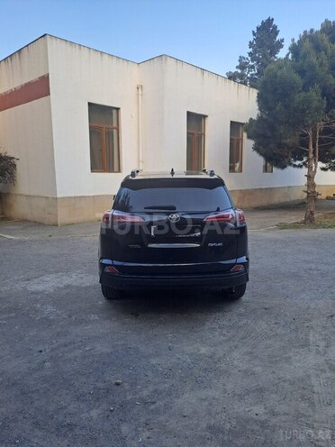 Toyota RAV4-4