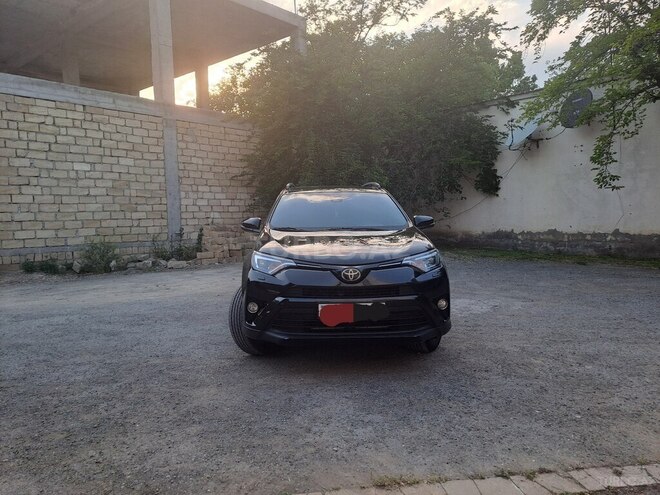 Toyota RAV4-1
