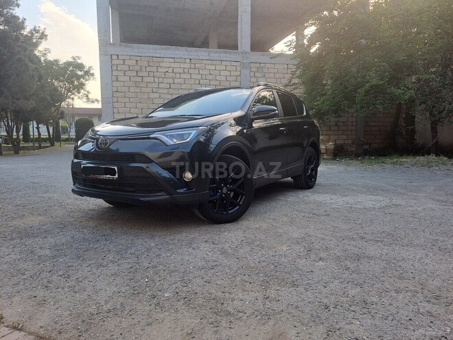 Toyota RAV4-8