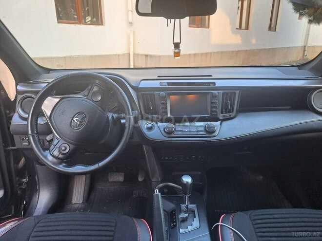Toyota RAV4-11