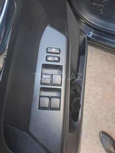 Toyota RAV4-14