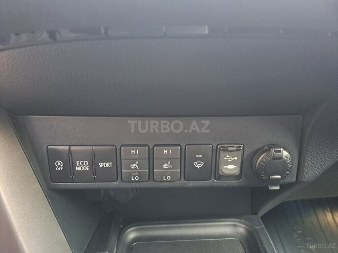 Toyota RAV4-13