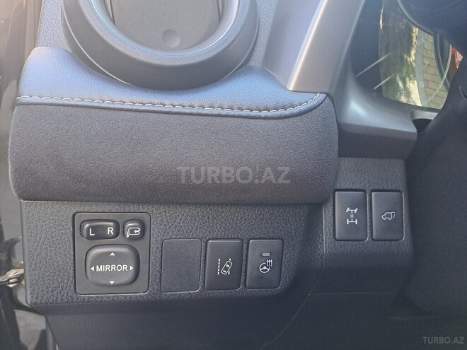 Toyota RAV4-12