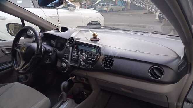 Honda Insight-3