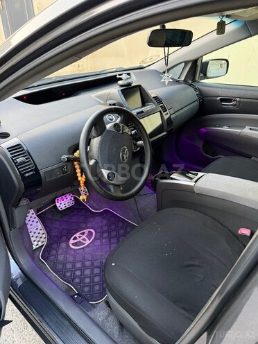 Toyota Prius-8
