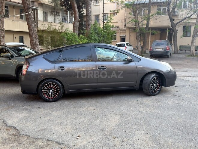 Toyota Prius-5