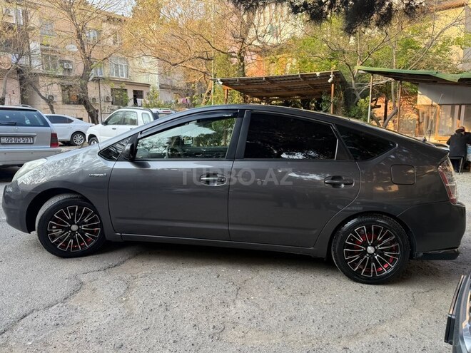 Toyota Prius-7