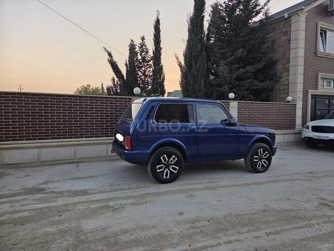LADA (VAZ) Niva-8