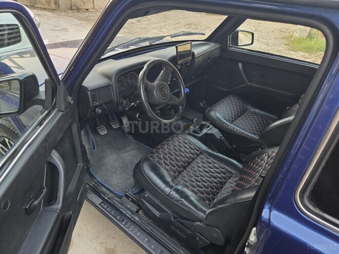 LADA (VAZ) Niva-9