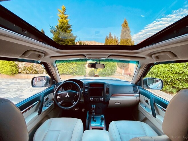 Mitsubishi Pajero-3