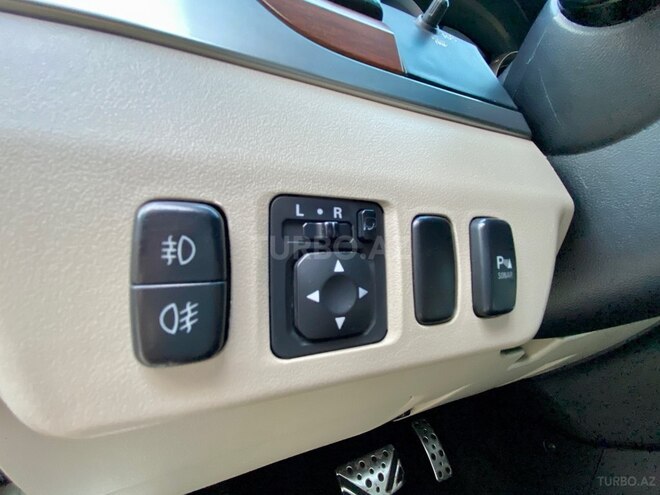 Mitsubishi Pajero-10