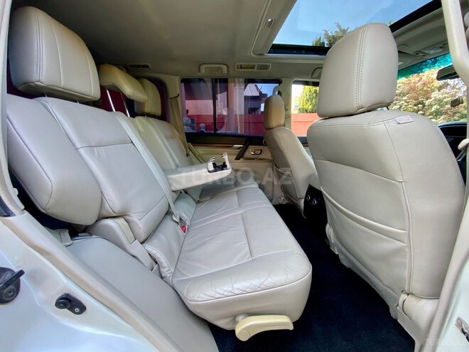 Mitsubishi Pajero-14