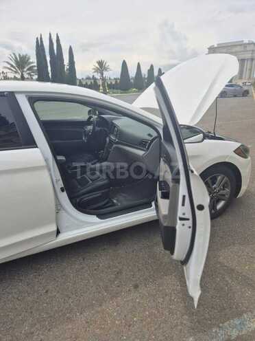 Hyundai Elantra-5