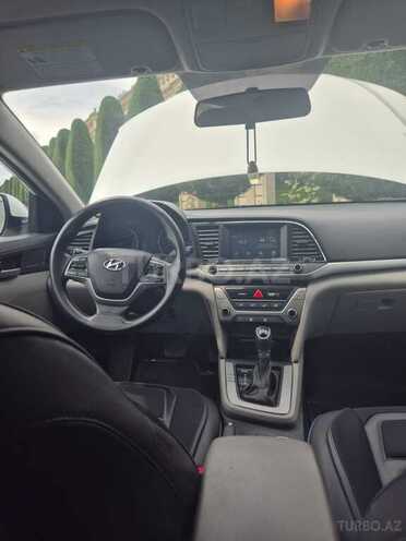 Hyundai Elantra-7