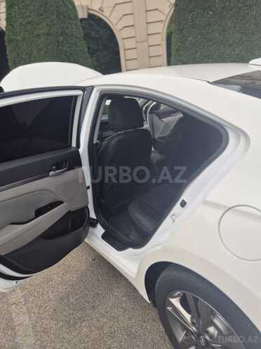 Hyundai Elantra-6