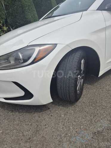 Hyundai Elantra-8