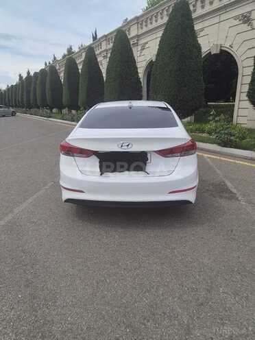 Hyundai Elantra-2