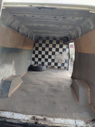 Ford Transit-4