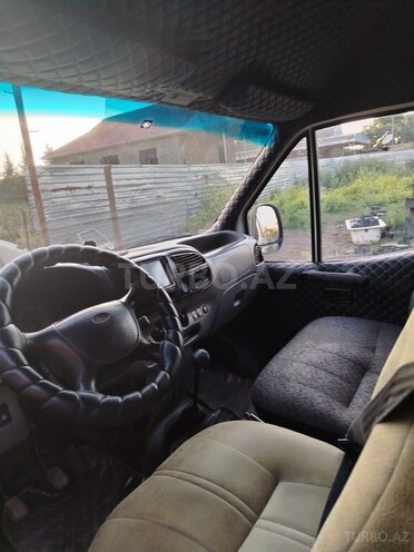 Ford Transit-3