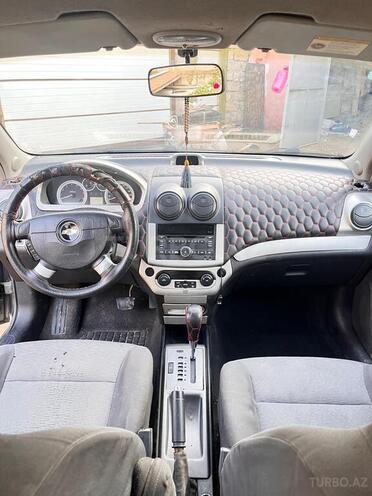Chevrolet Aveo-5