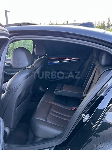 BMW 530e-6