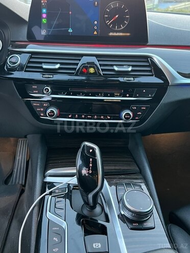 BMW 530e-8