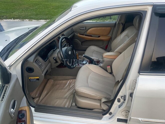 Hyundai Sonata-4